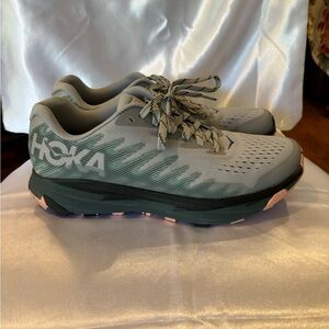 Women's Hoka One One Torrent 3 Running Shoes. Size 9